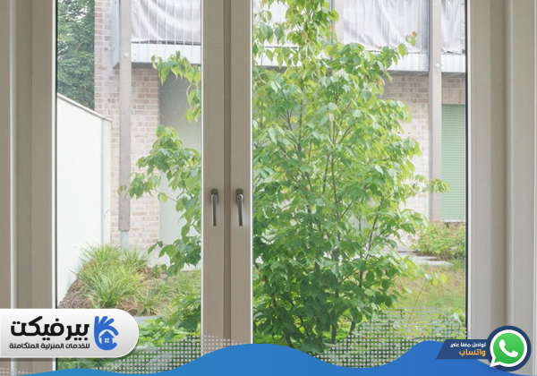 تركيب زجاج في العين